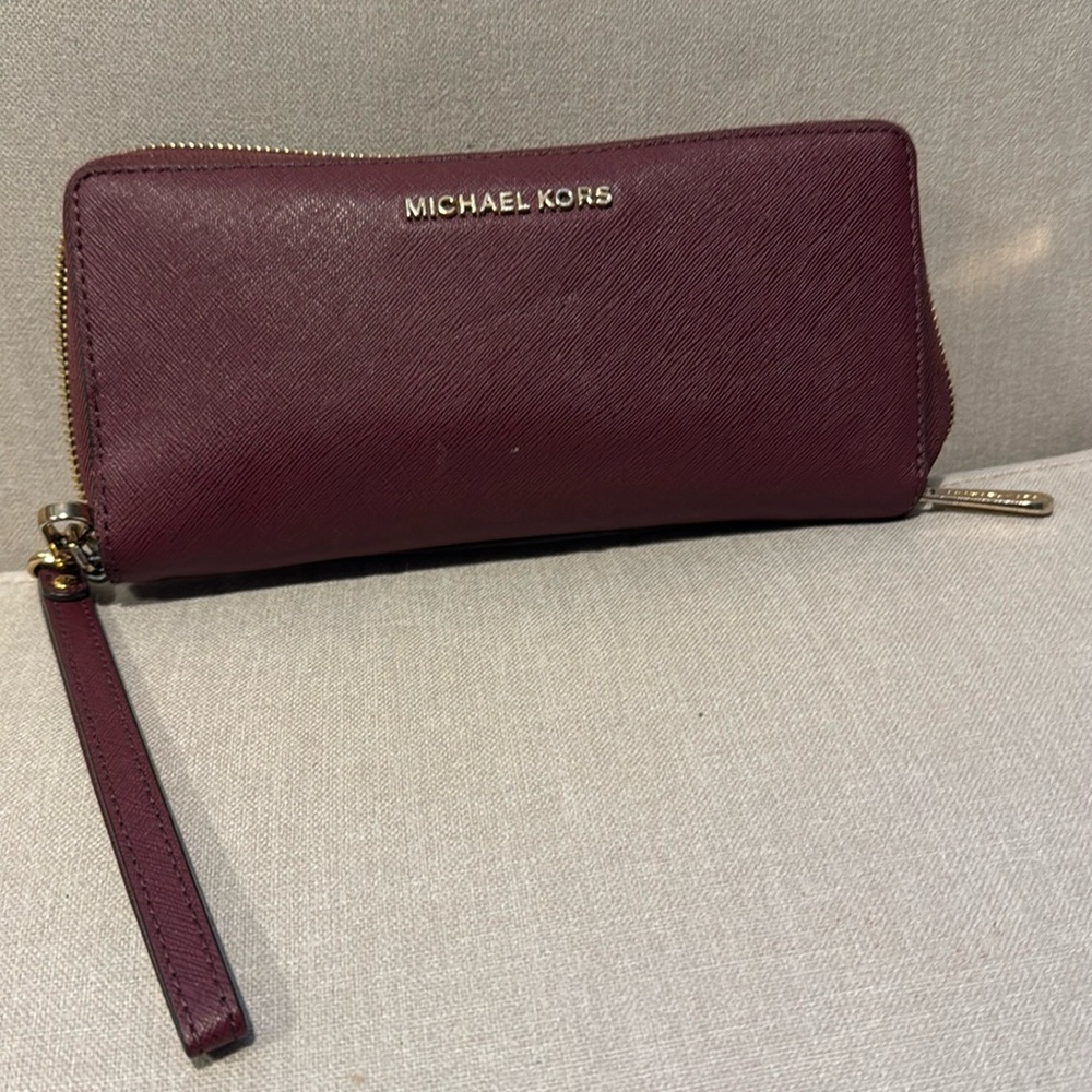 Michael kors wallet